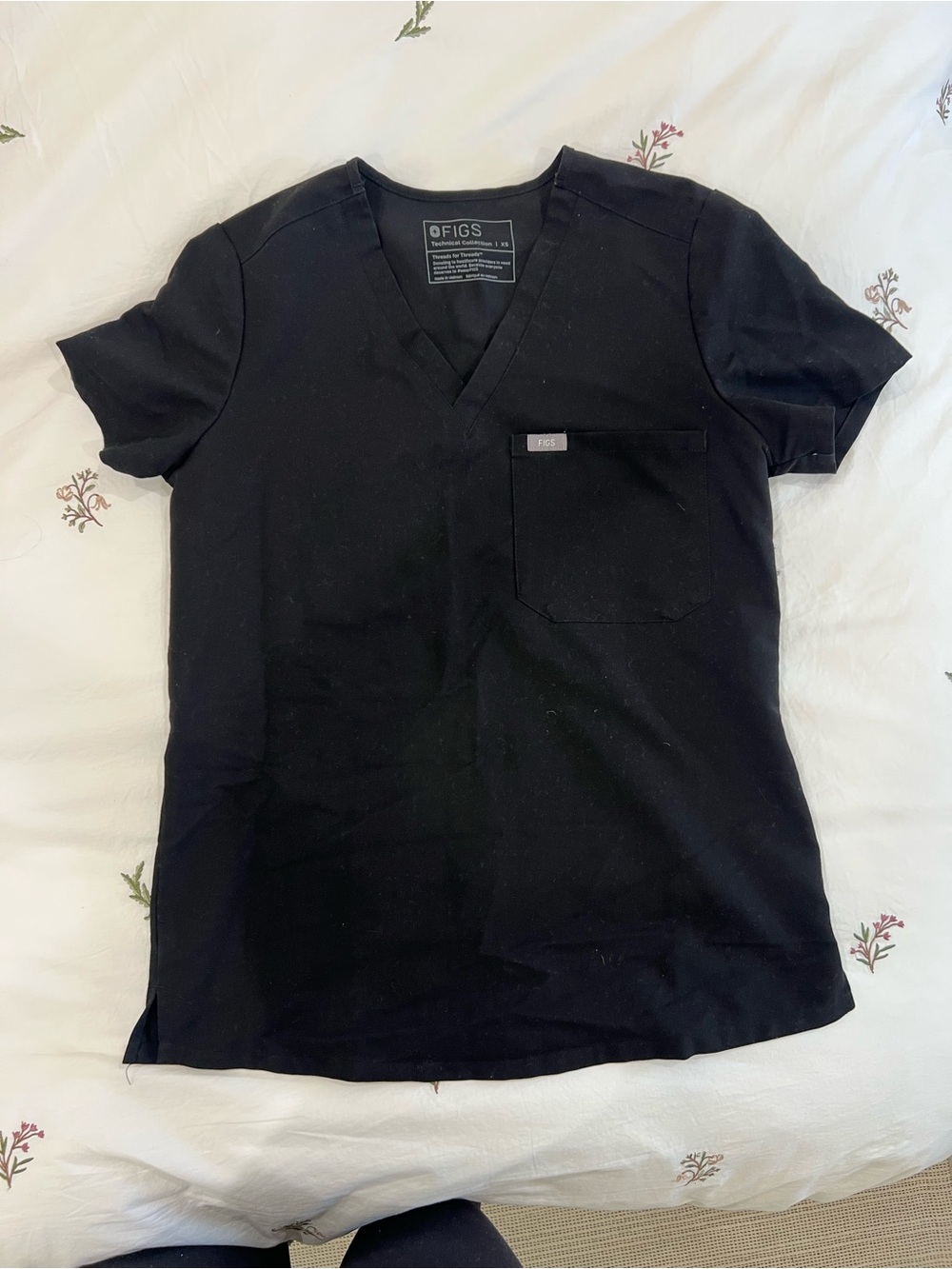 FIGS catarina black scrub top